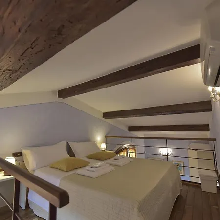 Sani Tourist House 3*